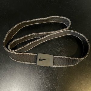 Men’s Nike Golf Clasp Belt - Gray